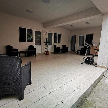ホテル Zapp House コスティネシュティ エクステリア 写真