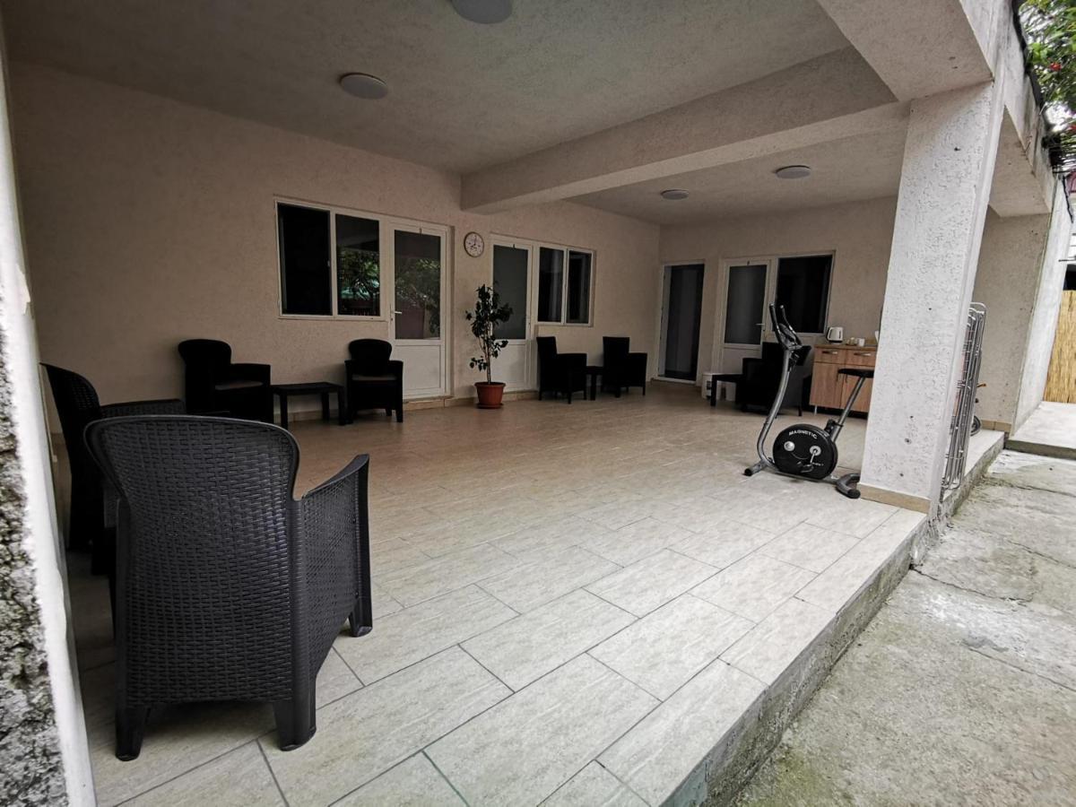 ホテル Zapp House コスティネシュティ エクステリア 写真